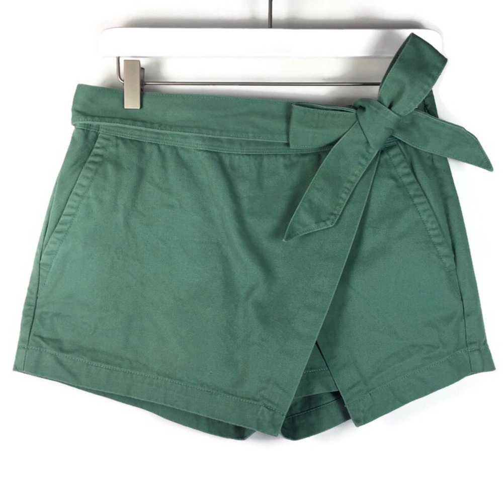 Vineyard Vines explorer crossover skort shorts- size 0